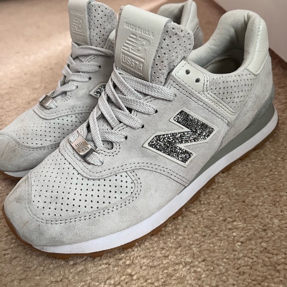 New balance grey 574 with Swarovski crystals - Picture 3 of 11